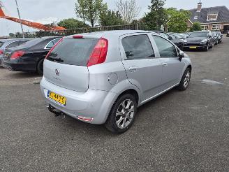 skadebil auto Fiat Punto .09 TwinAir Turbo 2016/9