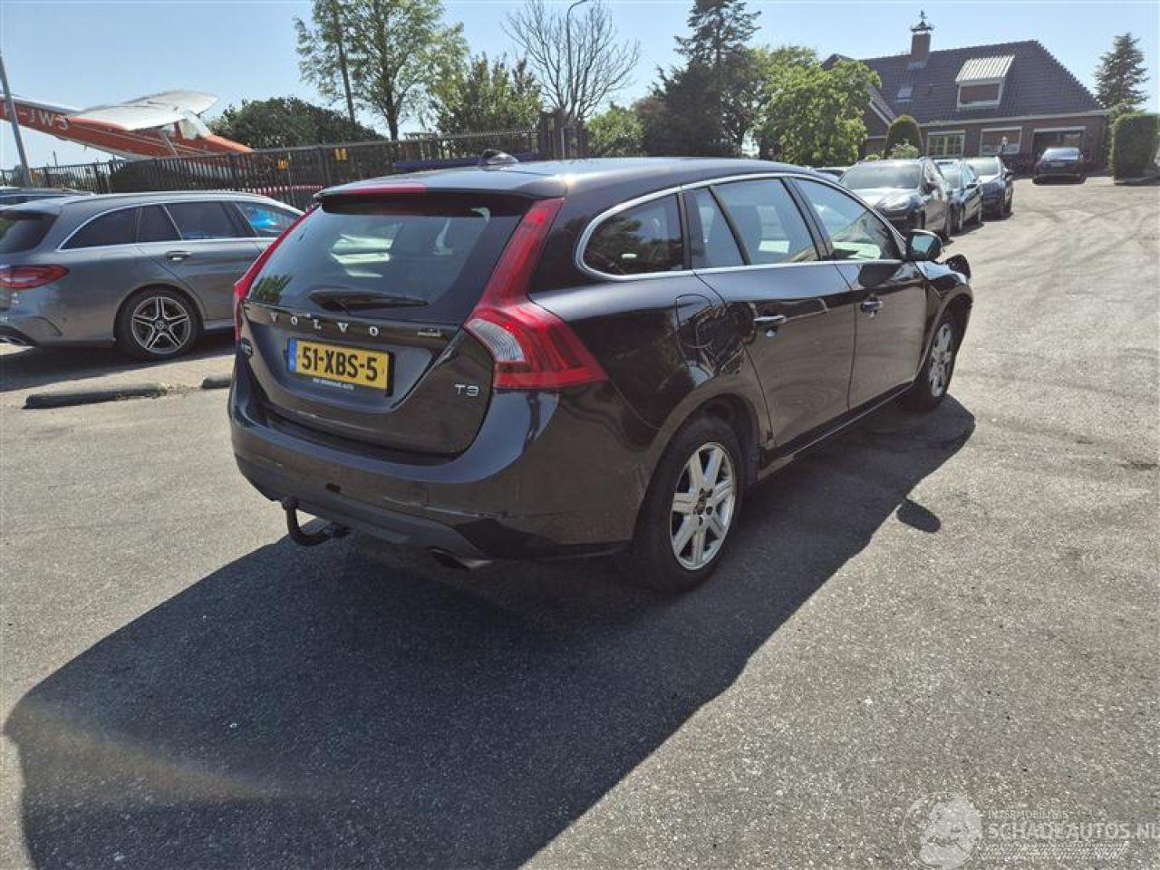 Volvo V-60 T3