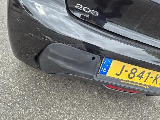 Peugeot 208 1.2 Vti picture 11