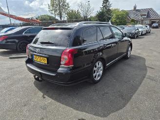 škoda osobní automobily Toyota Avensis Wagon 2.0 16v 2006/9