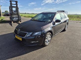 Skoda Octavia Combi 1.6 TDi picture 3