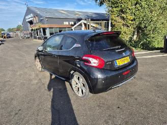 Peugeot 208 1.6 16v GTi picture 2