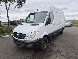 Mercedes Sprinter 211 CDi picture 3