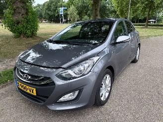 Damaged car Hyundai I-30 99 kW (135 PK)  1591 cc. 2016/12