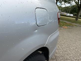 Toyota Avensis-verso  picture 10