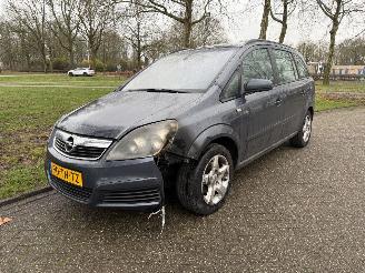 Unfallwagen Opel Zafira  2006/1