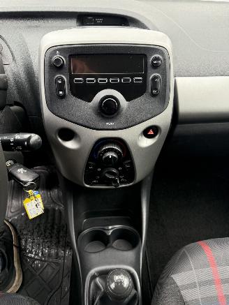 Peugeot 108  picture 17