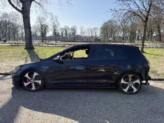 Volkswagen Golf  picture 2