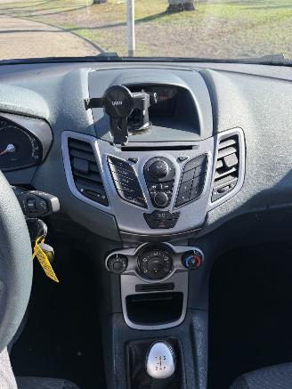 Ford Fiesta  picture 15