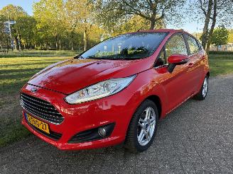 Vaurioauto  passenger cars Ford Fiesta  2014/1
