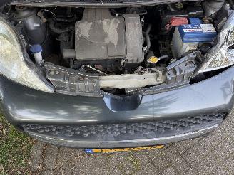 Peugeot 107  picture 16