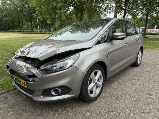 skadebil auto Ford S-Max  2016/1