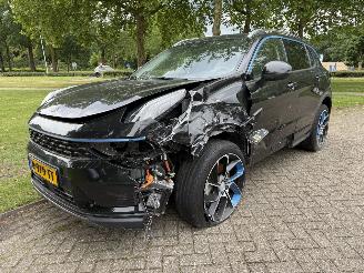 Voiture accidenté Lynk & Co 01  2022/1