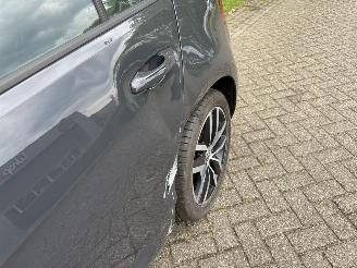 Volkswagen e-Golf  picture 10