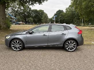 Volvo V-40  picture 2