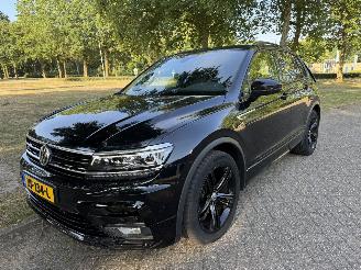 damaged passenger cars Volkswagen Tiguan  2019/1