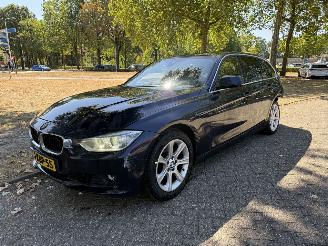 uszkodzony samochody osobowe BMW 3-serie  2013/1