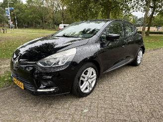Renault Clio  picture 1