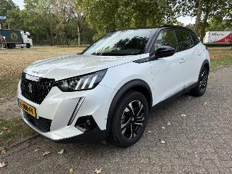 Damaged car Peugeot 2008  2021/1