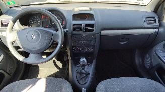 Renault Clio 1.2 comfort , 5-deurs , goed rijdend picture 7