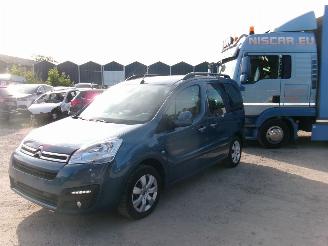 Damaged car Citroën Berlingo 1.2 Multispace 2018/6