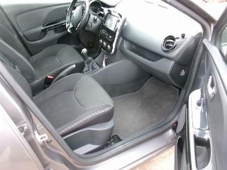 Renault Clio 0.9 Comfort 5 Drs picture 14