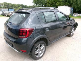 Dacia Sandero 0.9 Stepway - Rainbow picture 4