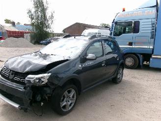 uszkodzony samochody osobowe Dacia Sandero 0.9 Stepway - Rainbow 2019/2