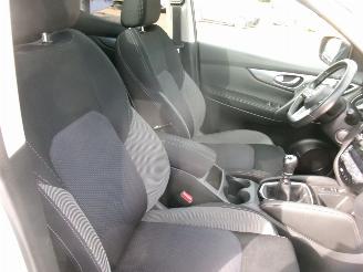 Nissan Qashqai 1.2 LE Sport - N-Connect picture 22