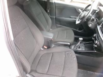Kia Rio 1.0 Lounge picture 16