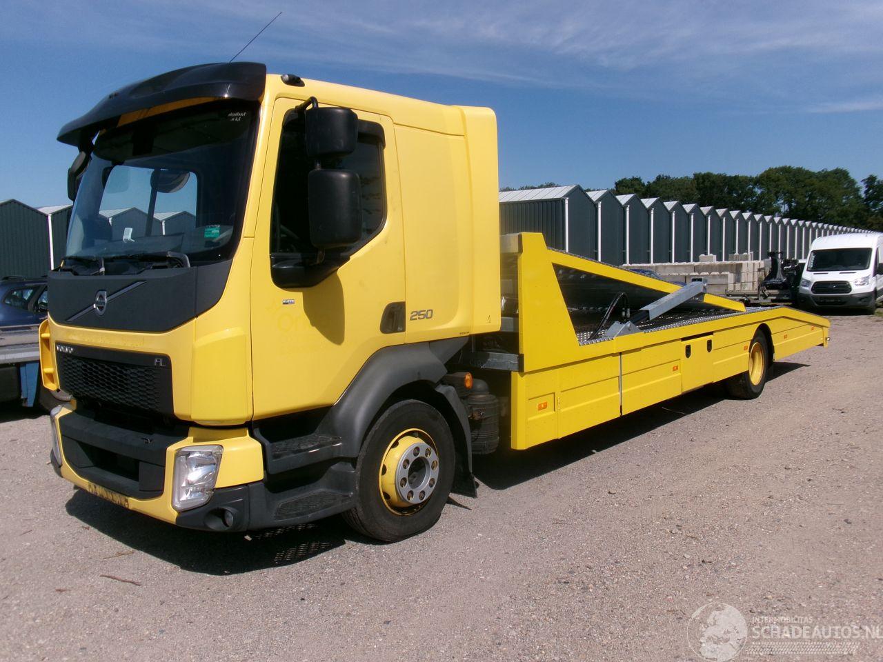 Volvo  FL250 -12   Autotransporter 3 Lader