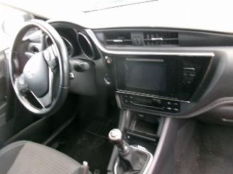 Toyota Auris 1.2 Style 5 Drs HB picture 28
