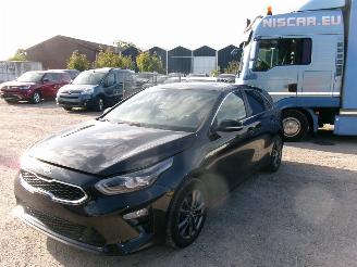 Schadeauto Kia Ceed 1.0 5 DRS HB Lounge 2019/8