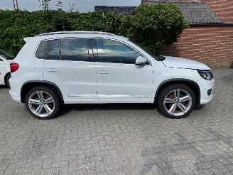 skadebil auto Volkswagen Tiguan 4Motion 1.4 TSi Sport&Style R-line Edition.pano/leer 2014/2