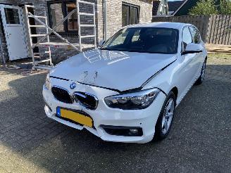 Schadeauto BMW 1-serie 118i 5drs Vaste Prijs 2016/1