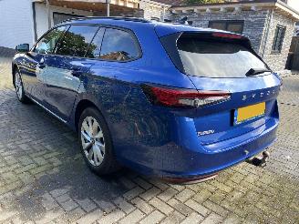 damaged passenger cars Skoda Superb Mild Hybrid 1.5 TSi MHEV Business Edition Automaat Kombi 2025/6