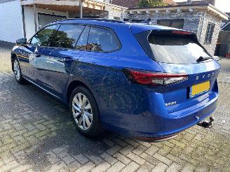 Vaurioauto  passenger cars Skoda Superb Mild Hybrid 1.5 TSi MHEV Business Edition Automaat Kombi 2025/6