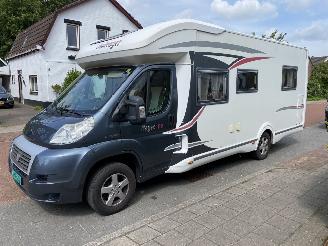 Challenger  Challeger Mageo 118EB/119 Queensbed en hefbed picture 2