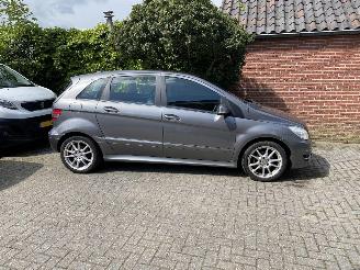 Mercedes B-klasse 180 Business Class automaatbak en motor uitgevallen VASTE PRIJS/FINAL PRICE picture 2