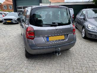 Renault Modus Automaat 1.6 82KW KORTE PRIJS. picture 12