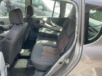 Renault Modus Automaat 1.6 82KW KORTE PRIJS. picture 30