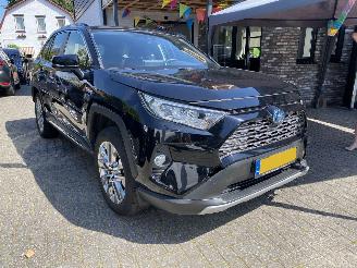 damaged passenger cars Toyota Rav-4 2.5 Hybrid AWD Style 2019/6