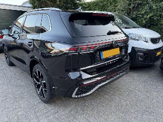 Damaged car Volkswagen Tiguan 1.5 e-Hybrid R-Line Edition 130/55 KW 2024/11