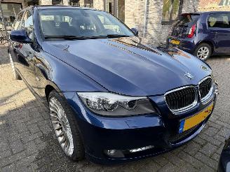 uszkodzony samochody osobowe BMW 3-serie 318D Sedan 2010/4
