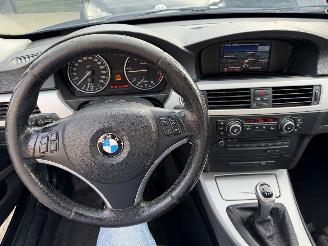 BMW 3-serie Auto is gereserveerd 318D Sedan picture 13