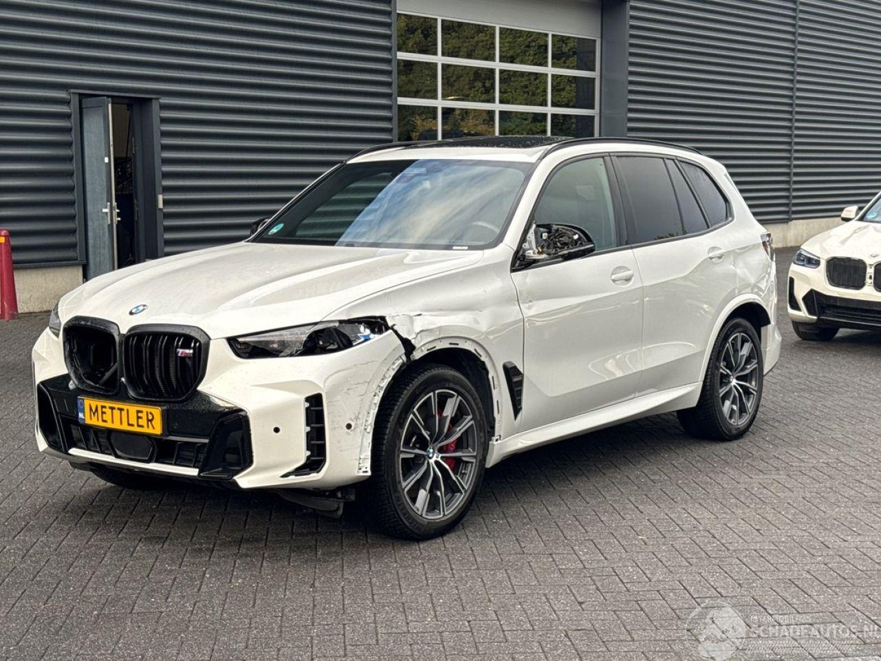 BMW X5 M60i xDrive 4.4i V8 32V Mild Hybrid SUV  Elektrisch Benzine 4.395cc 390kW (530pk) 4x4