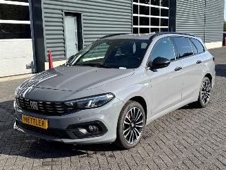 Damaged car Fiat Tipo 1.0 T3 12V Combi/o  Benzine 999cc 73kW (99pk) FWD 2021/12