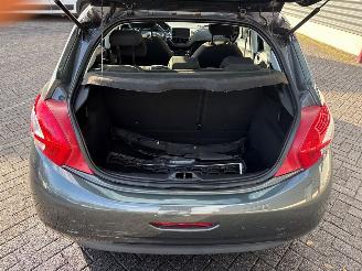 Peugeot 208 1.2 Vti 12V PureTech 82 Hatchback  Benzine 1.199cc 60kW (82pk) FWD picture 9