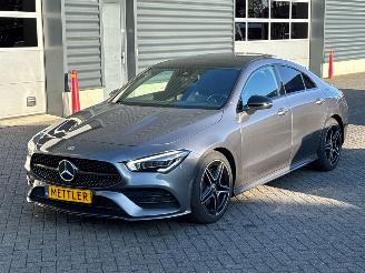 Voiture accidenté Mercedes Cla-klasse 1.3 CLA-200 Turbo 16V Sedan 4Dr Benzine 1.332cc 120kW (163pk) FWD 2022/1