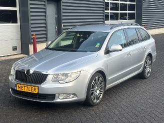 Unfallwagen Skoda Superb 1.6 TDI Combi/o  Diesel 1.598cc 77kW (105pk) FWD 2011/1